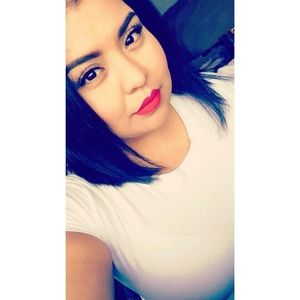 Meet your Posher, Elisa